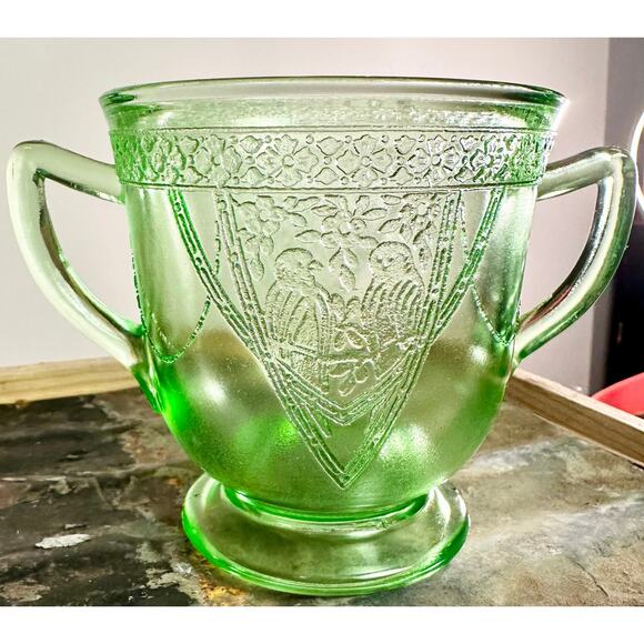 1930s Green Depression Glass Sugar and Creamer Set in Georgian Lovebird - Picture 6 of 7